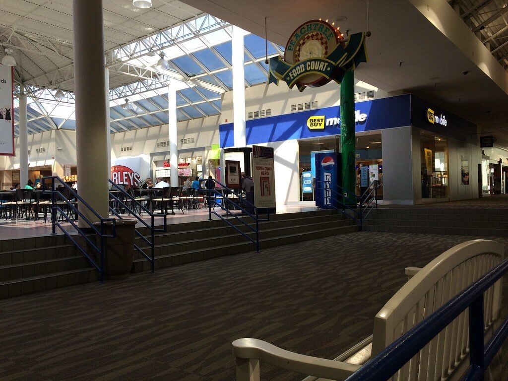 Peachtree Mall in Columbus, Georgia Was Built in Three Pieces and Never Once Torn Down 12 Peachtree Mall