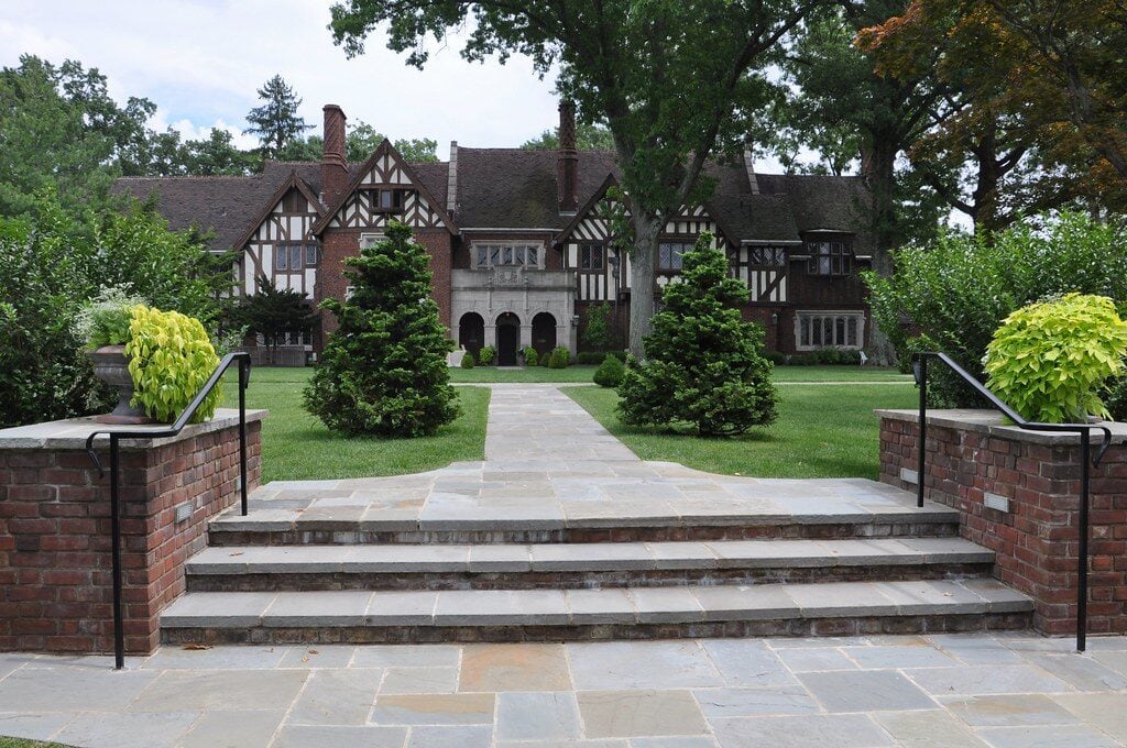 Pinecroft Mansion in Cincinnati, OH Booked Weddings for 14 Years. Now It's $1.75 Million. 2 Pinecroft Mansion in Cincinnati, OH Booked Weddings for 14 Years. Now It's $1.75 Million.
