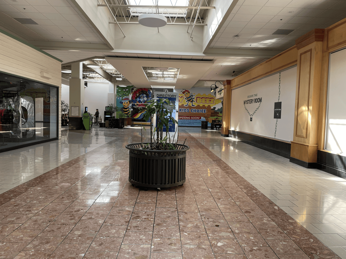 Salmon Run Mall