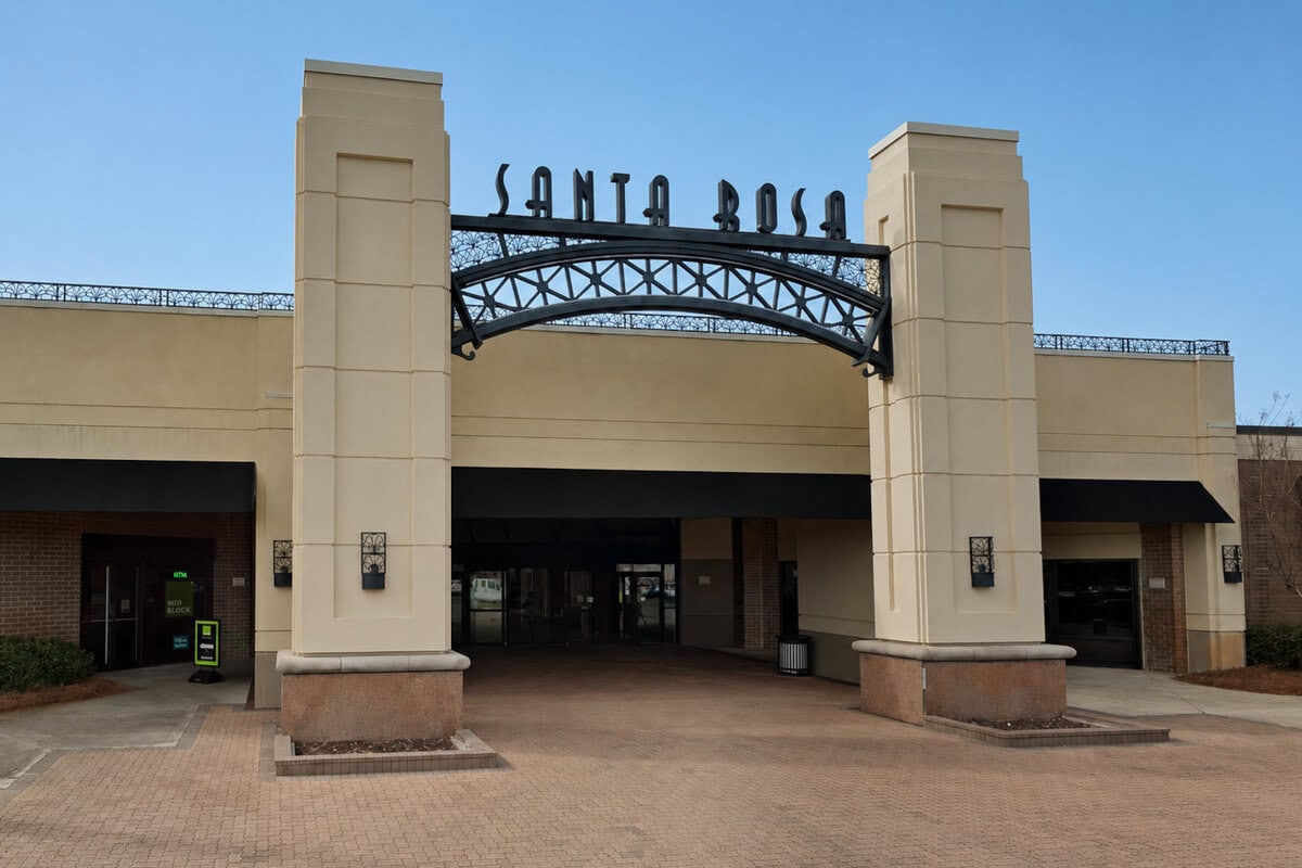 The Last Department Store at Santa Rosa Mall in Mary Esther, FL Owned Its Own Building. The Concourse Came Down With It. 6 Santa Rosa Mall in Mary Esther, FL