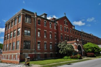 6 Construction Campaigns Built St. Elizabeth Hospital in Hannibal, MO Between 1915 and 1973. The City Is Removing All of It. 6 St. Elizabeth Hospital in Hannibal, MO