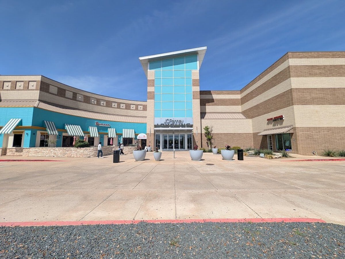 Lakeline Mall in Cedar Park, TX