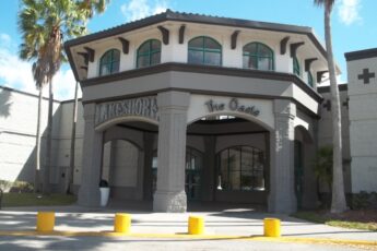 Lakeshore Mall Sebring