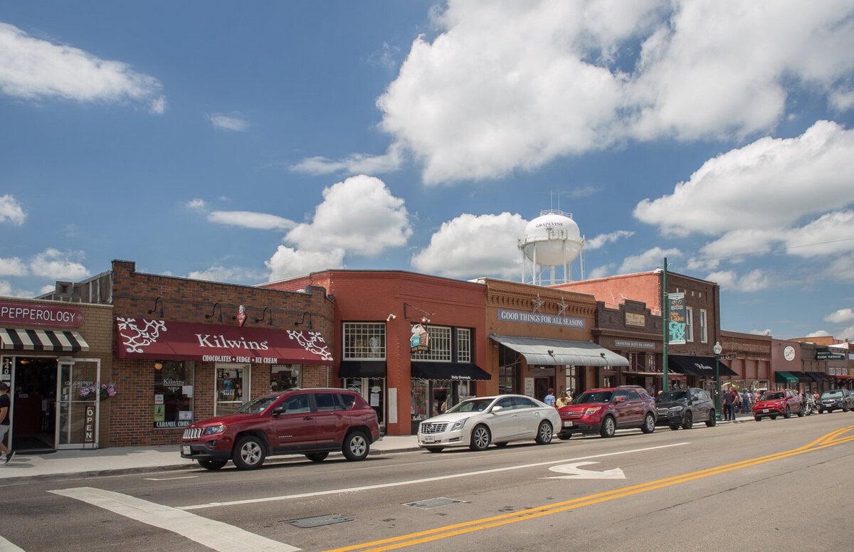 Would You Pay More to Live Near a Walkable Downtown in This DFW Suburb? 6 Living in Grapevine, Texas