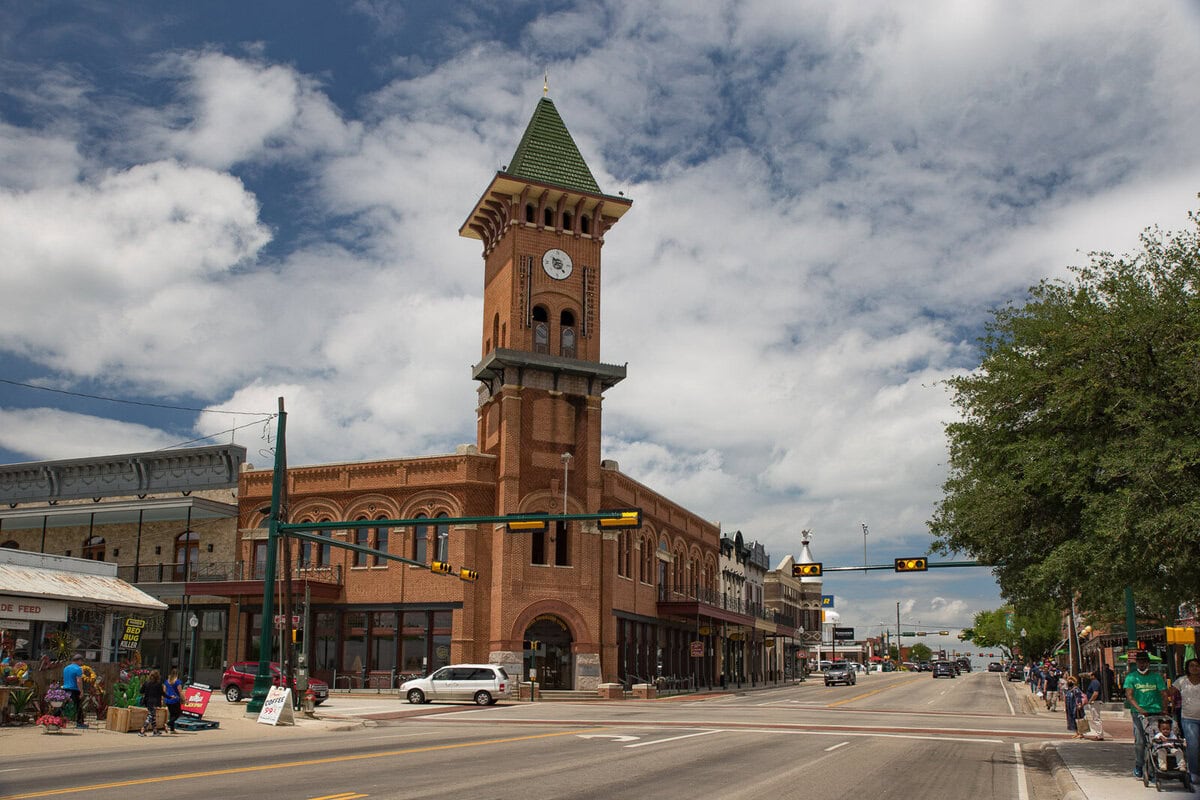 Would You Pay More to Live Near a Walkable Downtown in This DFW Suburb? 5 Living in Grapevine, Texas