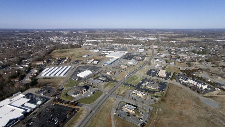 Near Nashville, TN but Not Dependent on It: What Everyday Life Really Looks Like