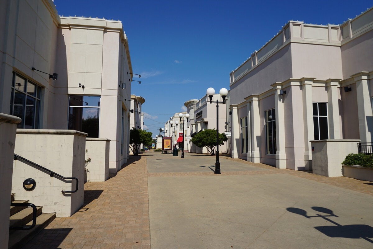 From Bass Pro to Pickleball: The 5 Lives of Louisiana Boardwalk Mall, Bossier City, LA's Riverfront Experiment 6 Louisiana Boardwalk