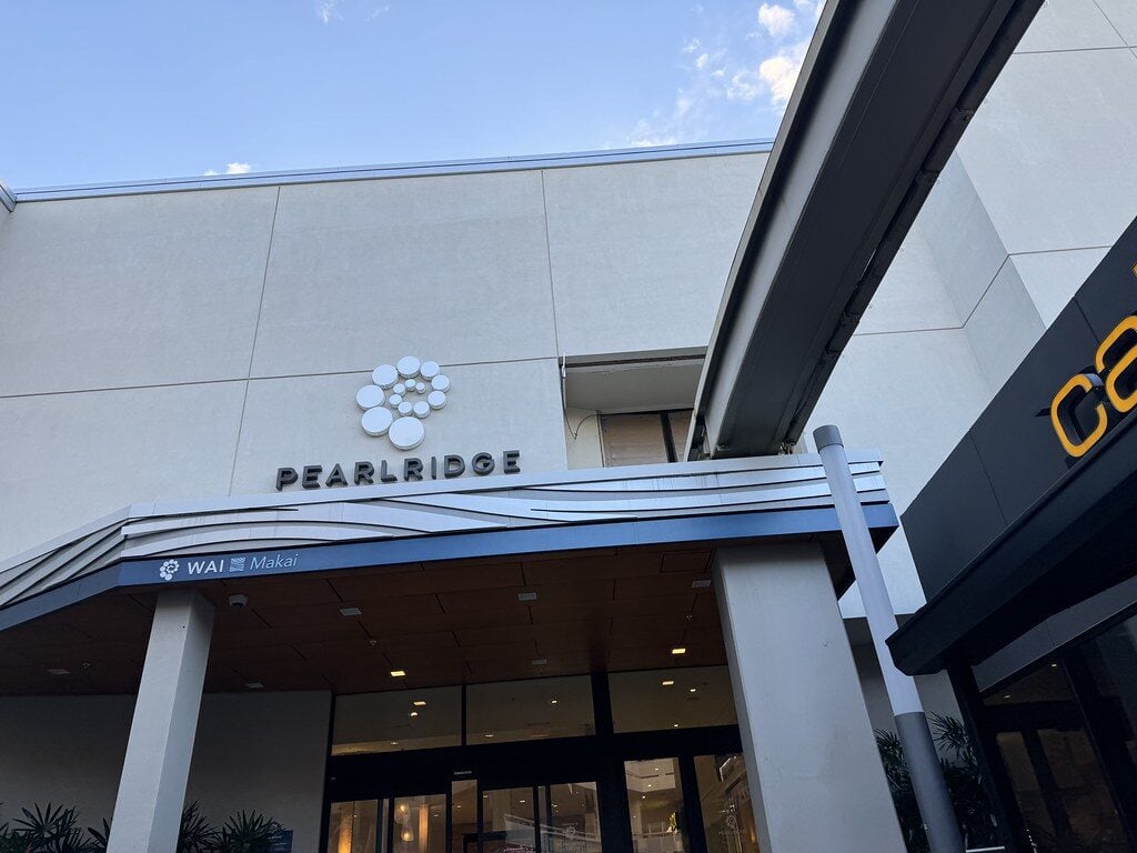 Hawaii's Only Monorail. A Farm Older Than the Mall. A Lease That Ends in 2043. Welcome to Pearlridge Center in Waimalu, HI. 2 Pearlridge Center