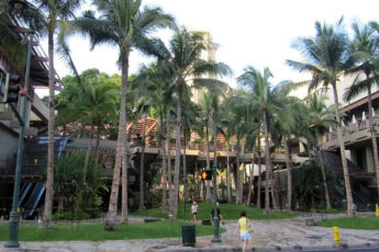 5 things Royal Hawaiian Center in Honolulu, HI lost in 46 years, and one restaurant that never moved out 15 Royal Hawaiian Center