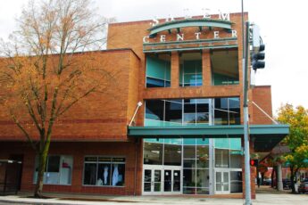 4 Department Stores, 4 Skybridges, 1 Anchor Still Trading: What's Left of Salem Center in Salem, OR 4 Salem Center mall - Salem, Oregon