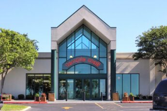Temple Mall Entrance