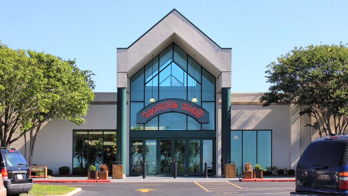 An aquarium that never opened, a $50 million plan that fell apart: how Temple Mall in Temple, TX got here 3 Temple Mall Entrance