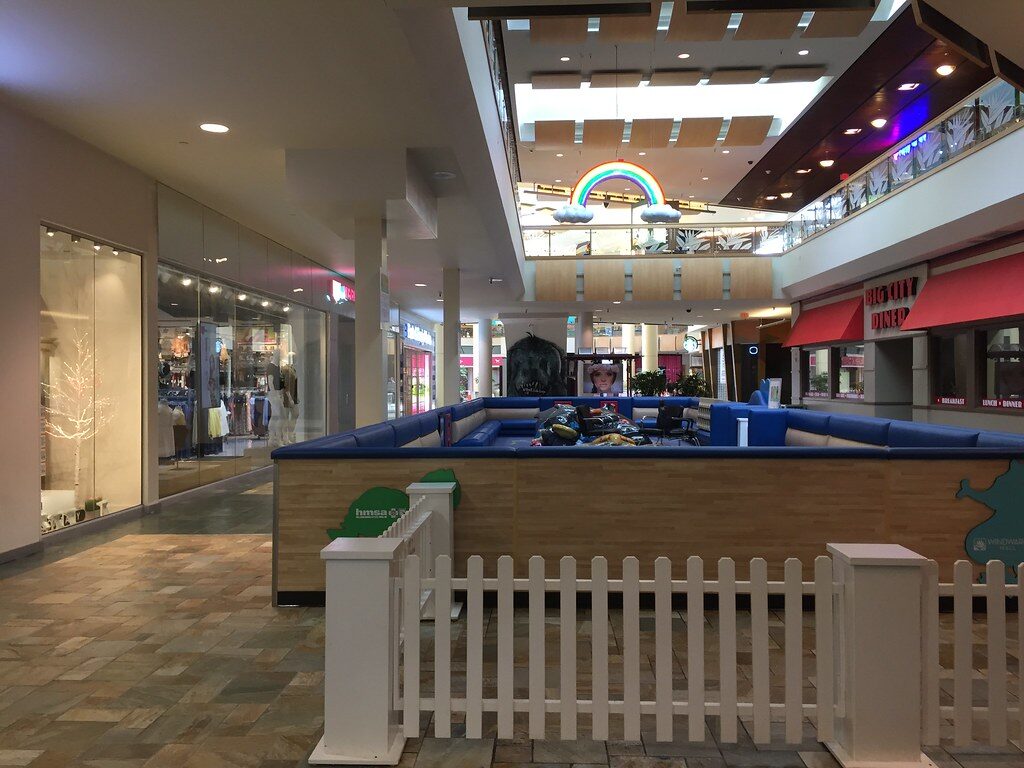 Windward Mall in Kaneohe, HI: Here's What Happens When a Mall Loses All 3 Department Stores It Was Designed Around 5 Windward Mall