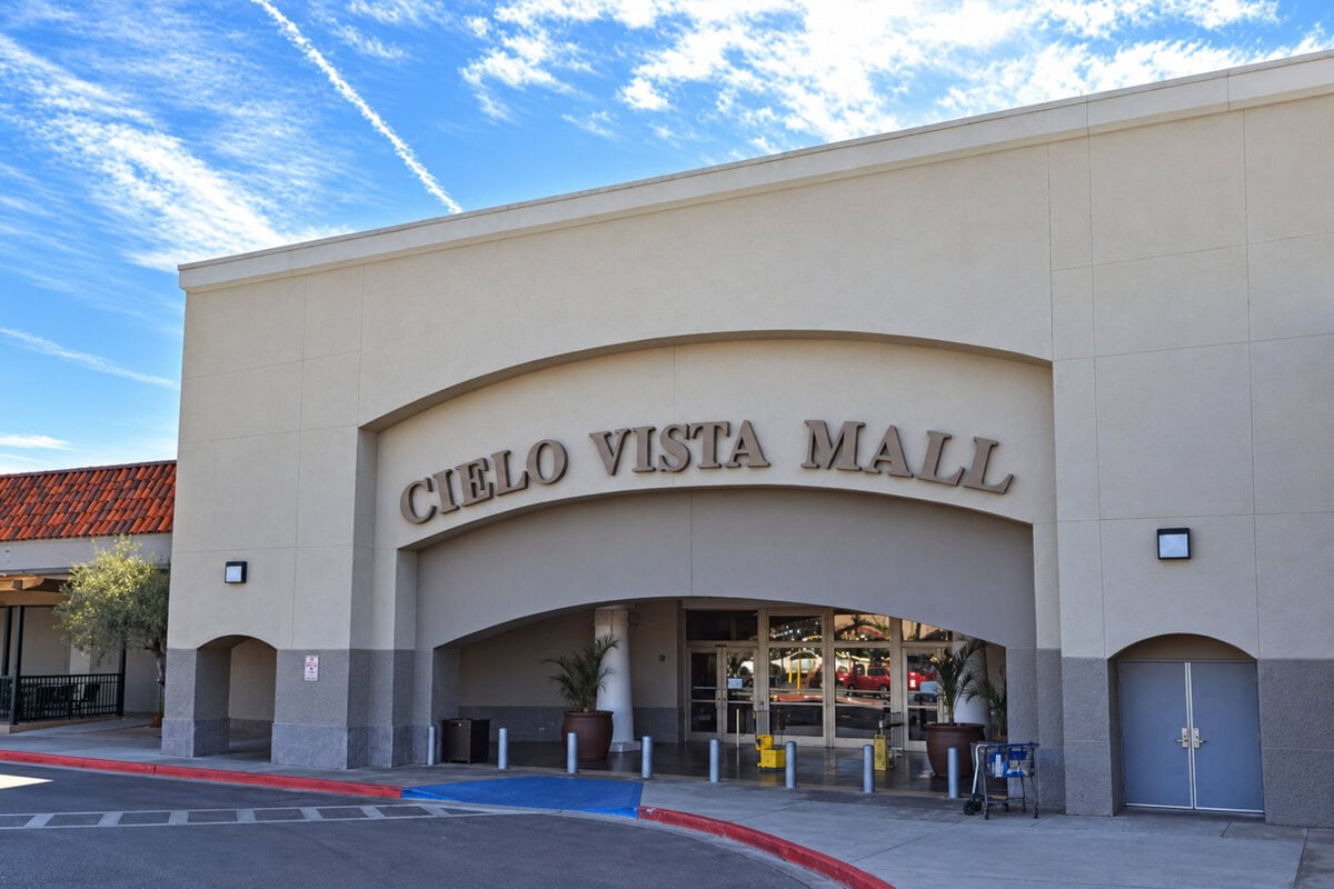Anchors came and went, but Sears is still open. Is Cielo Vista Mall in El Paso, TX struggling or thriving? 4 Cielo Vista Mall in El Paso, TX
