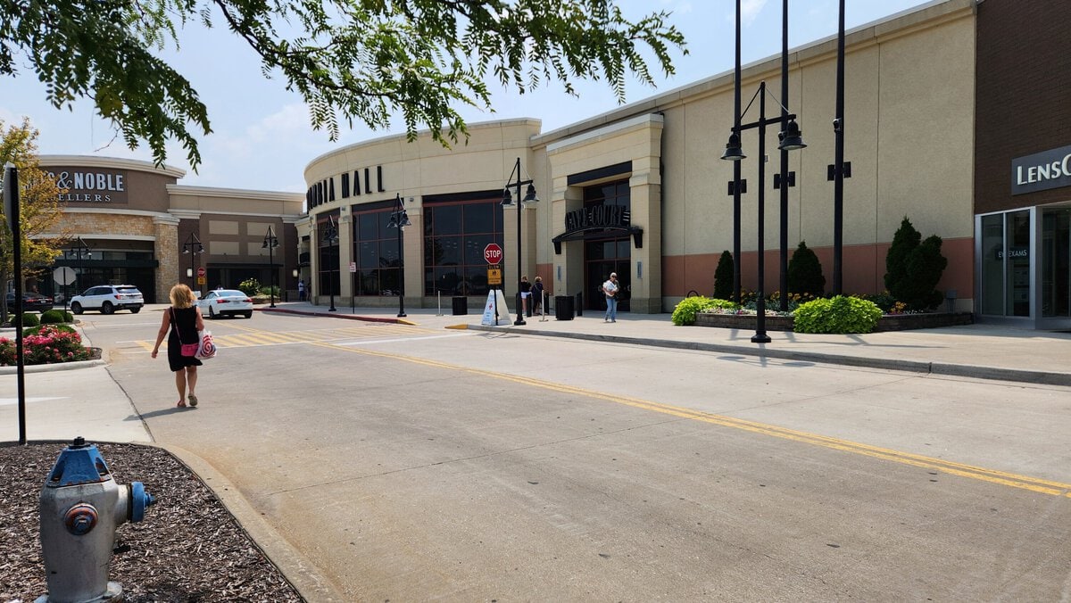 Columbia Mall Entrance