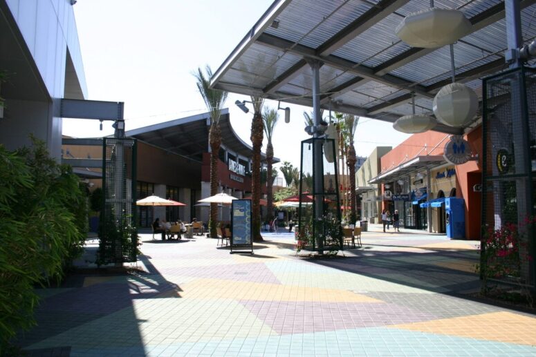 Dumps, waste drums, a lost court fight, a recession: how Tempe Marketplace mall in Tempe, AZ finally got built out