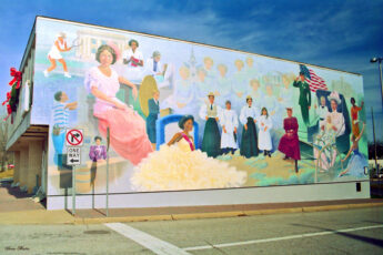 Mural 'Women of the Wiregrass', Dothan, Alabama