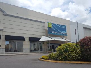 Altamonte Mall in Altamonte Springs, FL: The Mall That Refused to Collapse