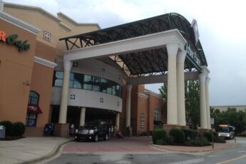 Arbor Place Mall