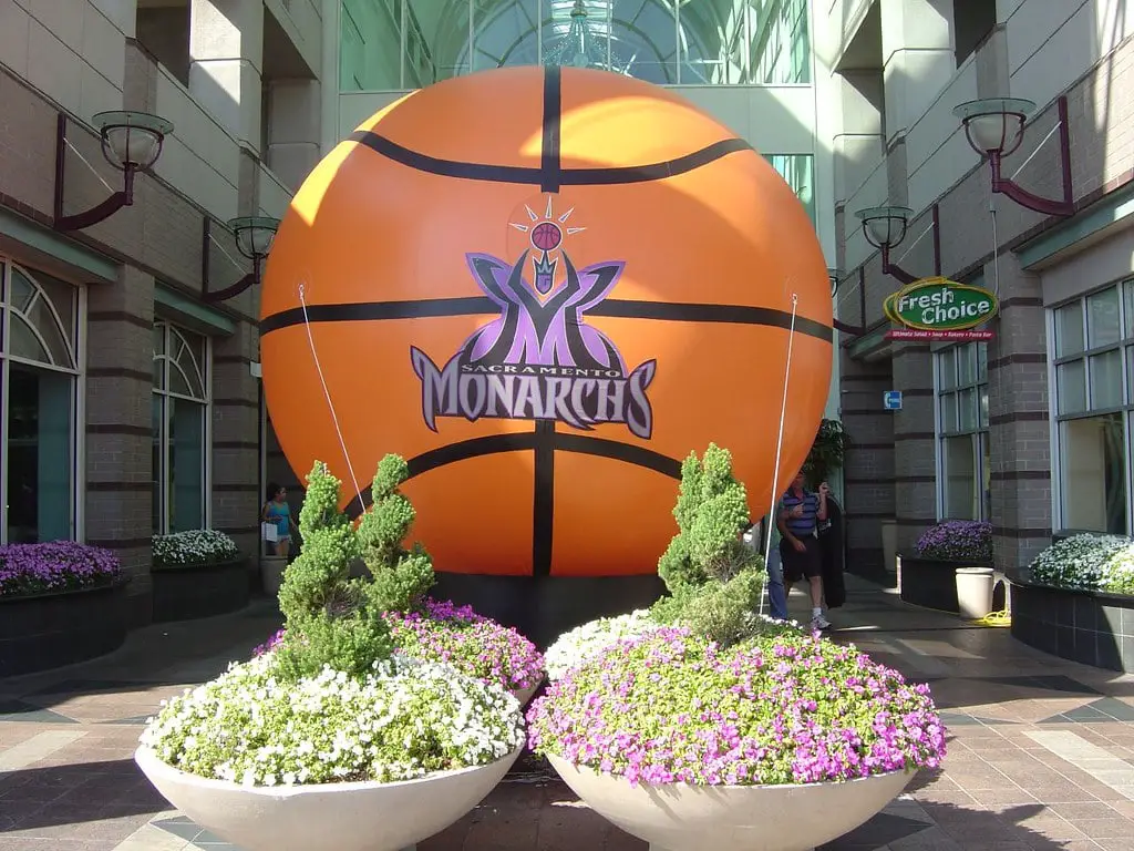 Arden Fair Mall Sacramento Monarchs Basketball