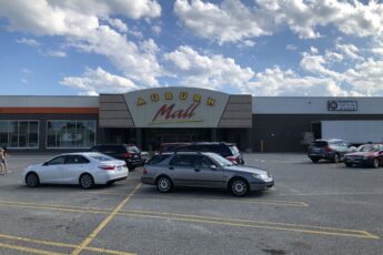 Entrance to the Auburn Mall