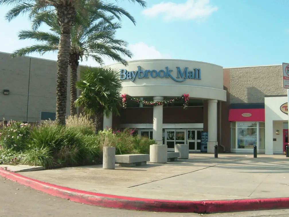 Baybrook Mall entrance