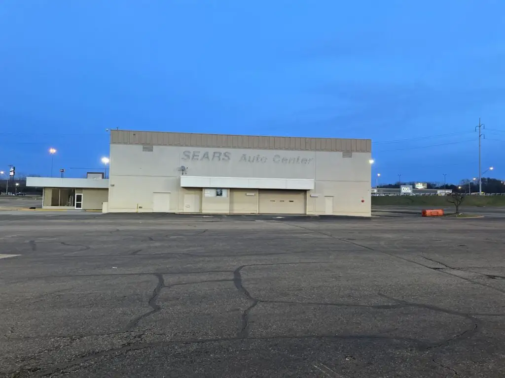 Belden Village Mall, Canton, OH: Past To Present - BestAttractions