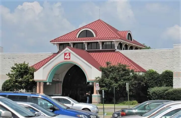 Bradley square mall entrance 1991-2012
