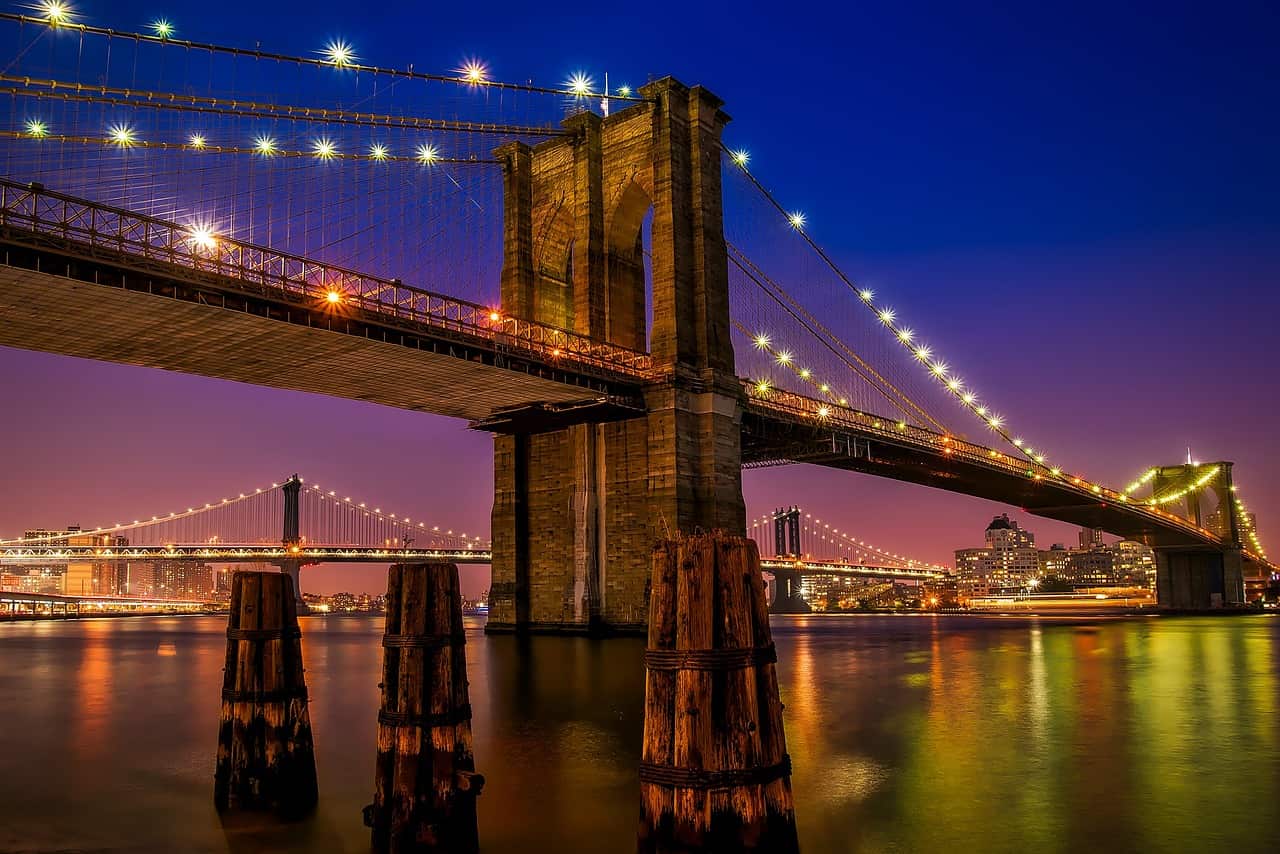 Brooklyn Bridge river illuminated