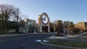 Burlington Center Mall