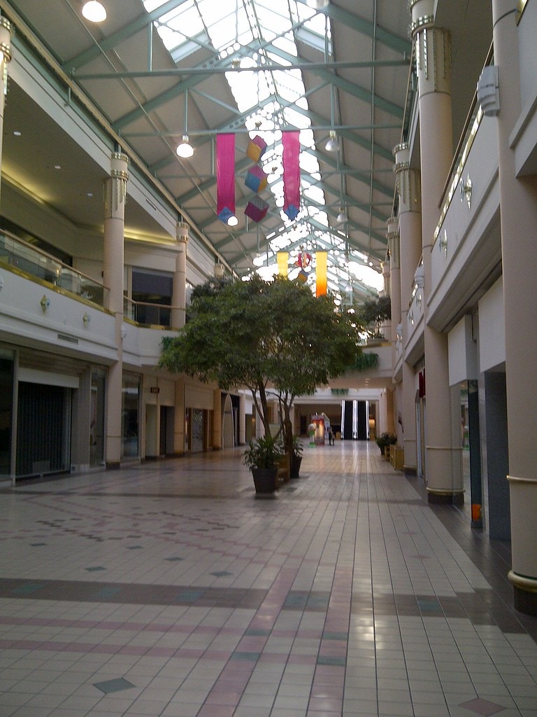 From Packed to Empty: How Charlestowne Mall Collapsed in St. Charles, IL 11 Charlestowne Mall