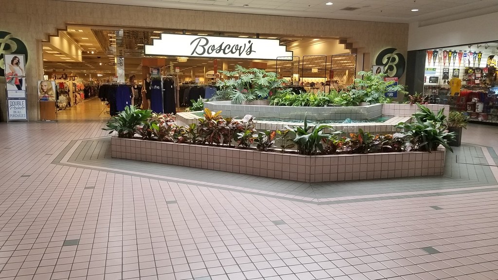 What Colonial Park Mall in Harrisburg, PA, Built, Lost, and Could Become 11 Colonial Park Mall