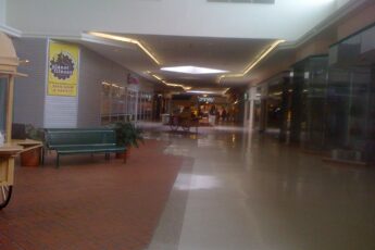 Courtland Center Mall