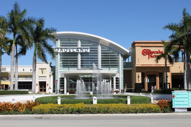 Dadeland Mall in Kendall, FL: From Open-Air Plaza to South Florida Giant