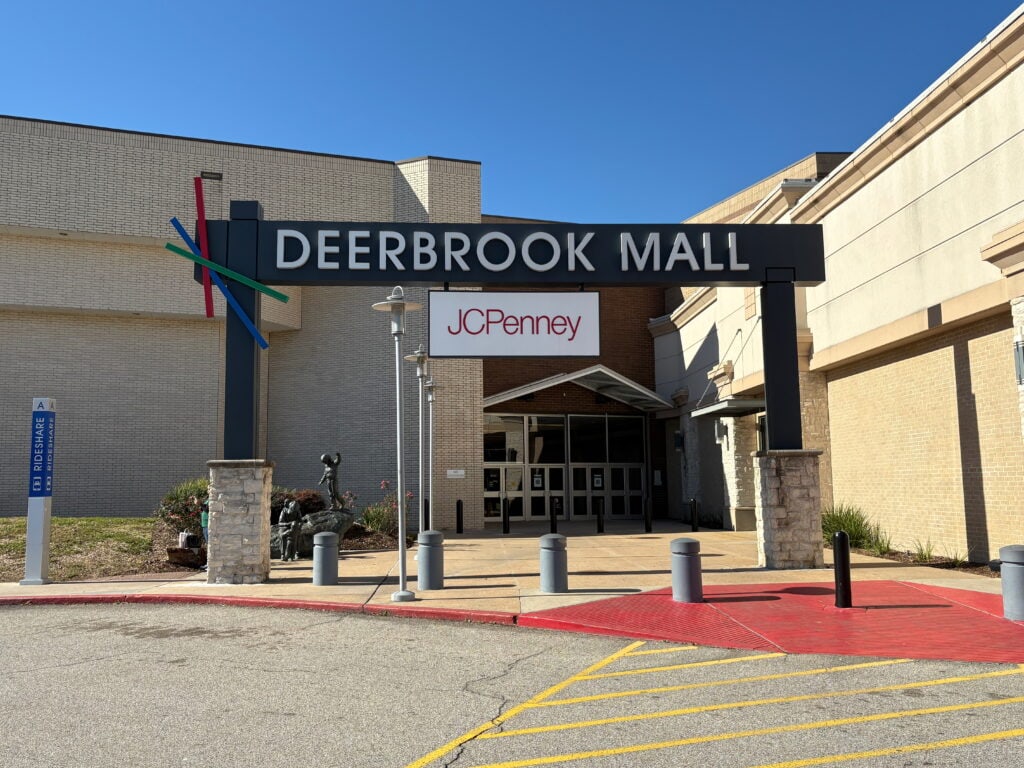 Deerbrook Mall