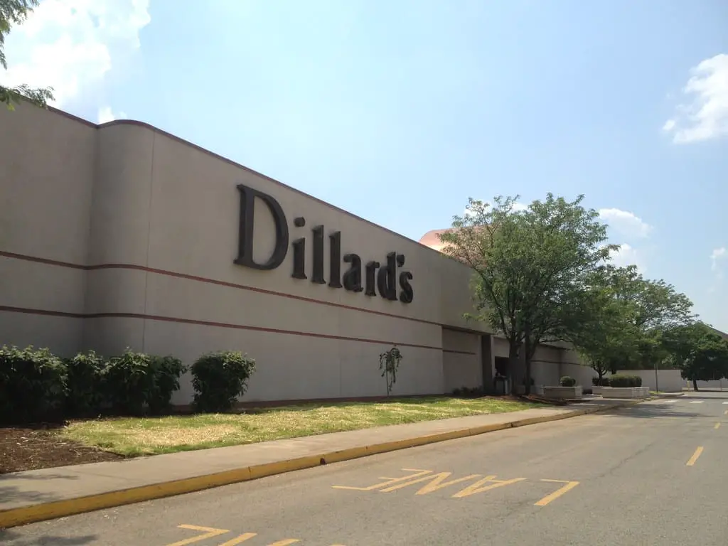 Dillards - Illinois Centre Mall
