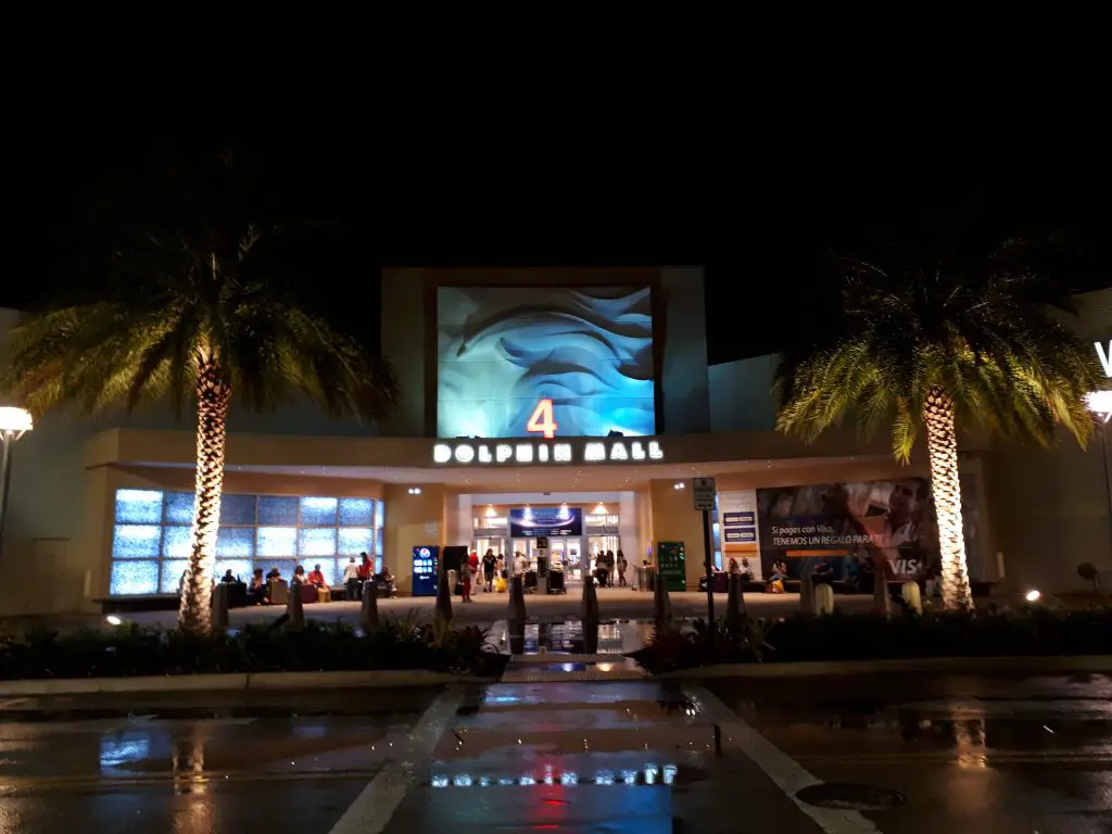 Dolphin Mall – Entry No. 4