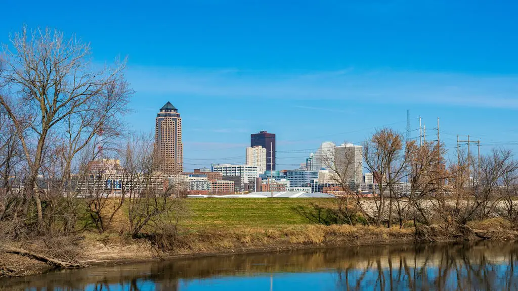 Downtown Des Moines from Gray's Lake Park
