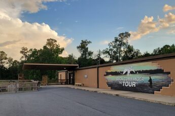Duck Commander, Inc. Headquarters (Louisiana)-tour