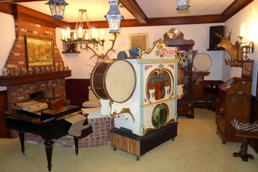 Musical instrument room - Bayernhof Museum
