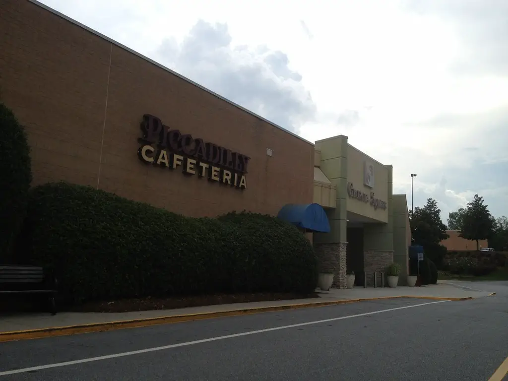 Revitalization plan pitched for Georgia Square Mall in Athens