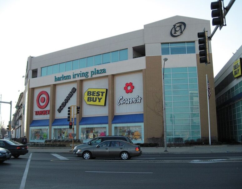 Harlem Irving Plaza in Norridge, IL: A Classic Mall That Won't Slow Down