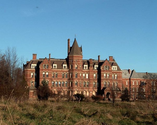 Inside the Creepy Ruins of Hudson River State Hospital in Poughkeepsie, NY