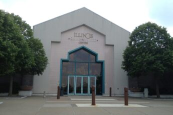 Illinois Centre Mall