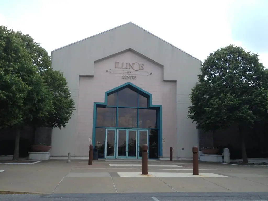 Illinois Centre Mall