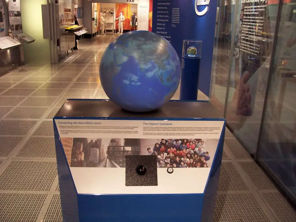 Intel Museum 16in Magic Planet