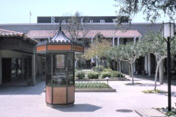 La Habra Marketplace Mall, La Habra, CA: Shop, Dine, and Enjoy Entertainment