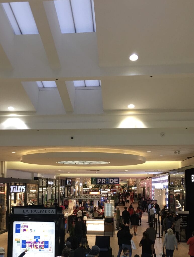 La Palmera Mall during the Holiday Season