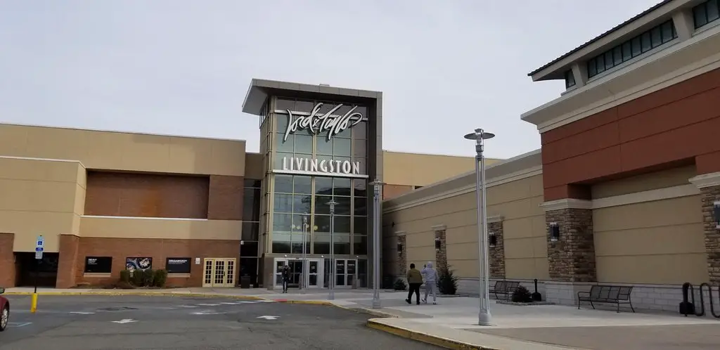 Livingston Mall: The Slow Decline of a Retail Hub in Livingston, NJ