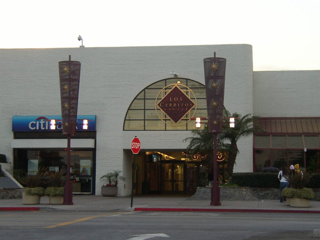 Los Cerritos Center